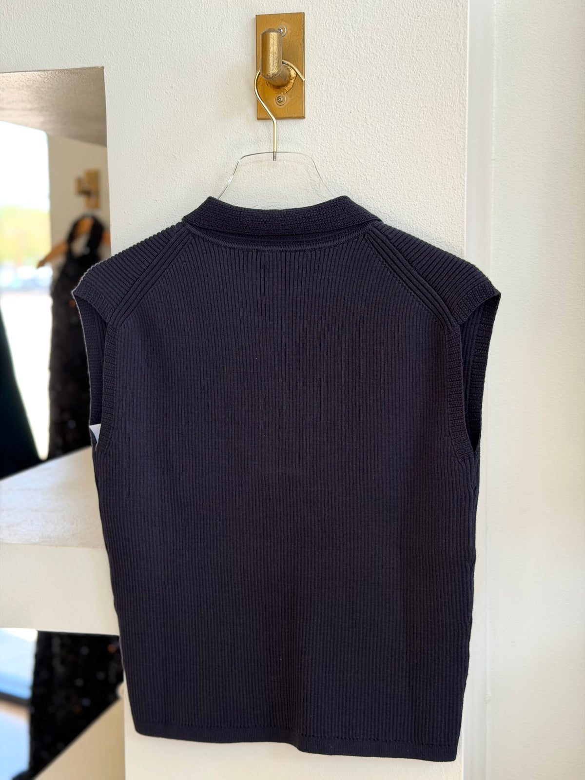 Me1620 Navy Sleeveless Sweater