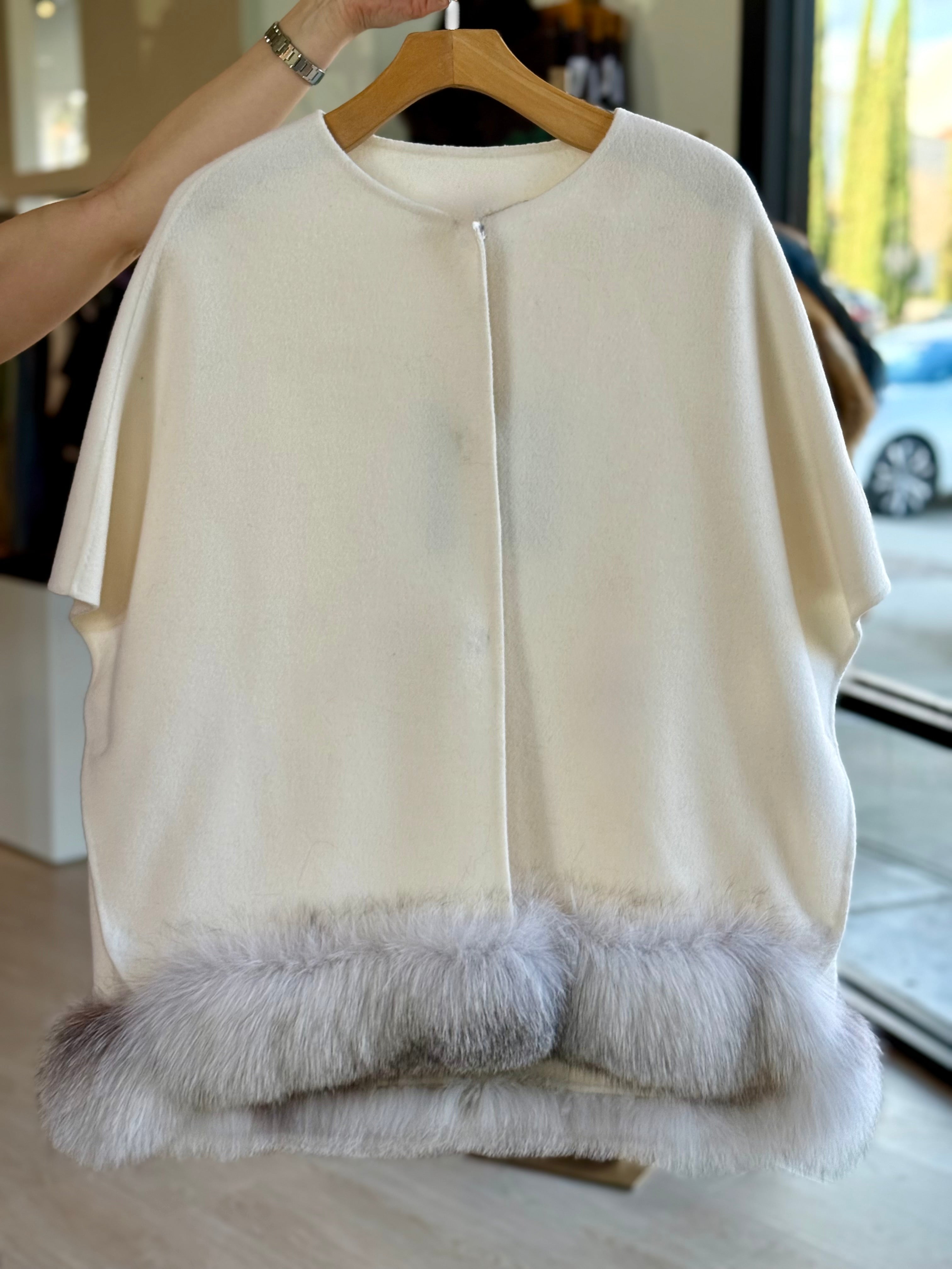 Didm9689 Ivory Cross Fox Trim Jacket
