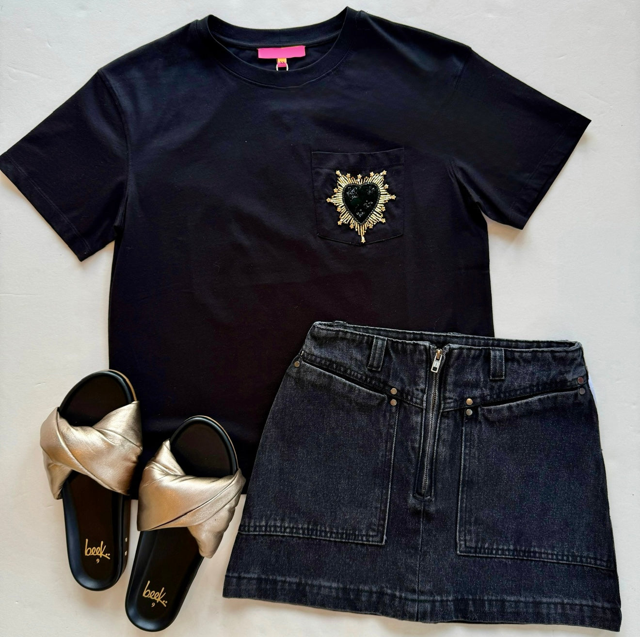 Vi32947 Heart Pocket Tee