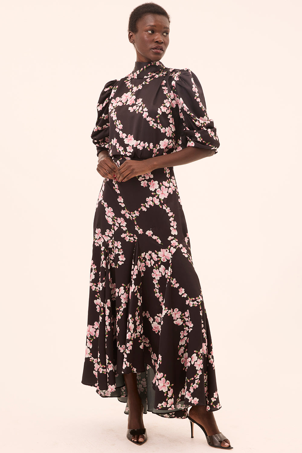 Mi9462 Chained Blossom Top