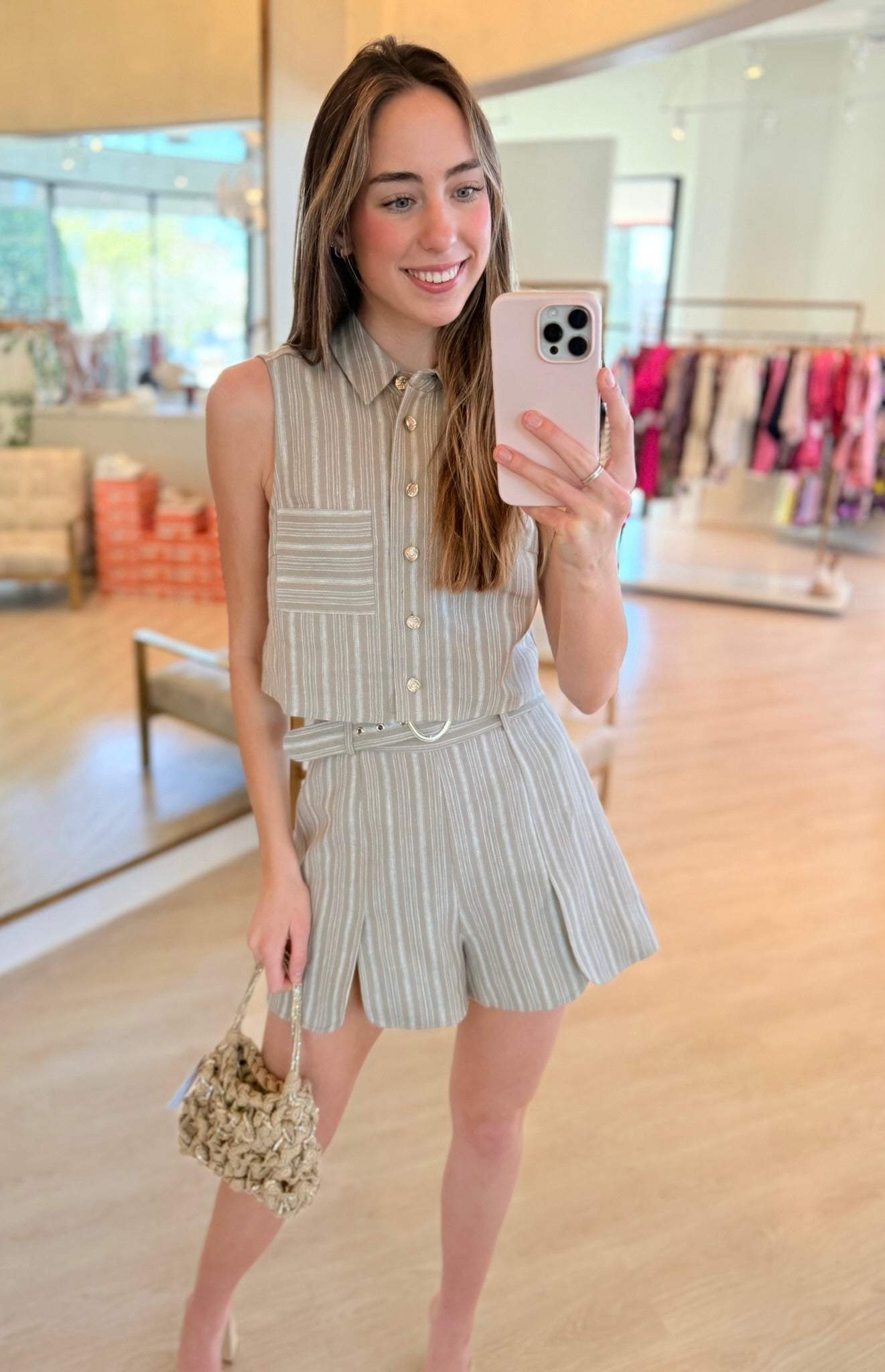 Hesh014 Hevron Tawny Stripe Short