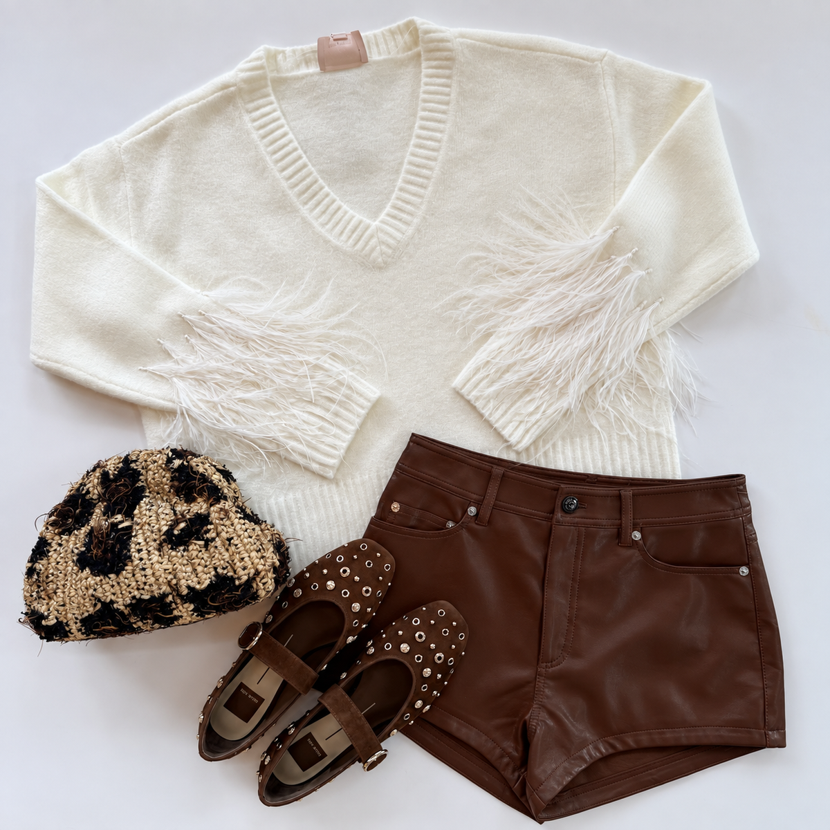 Cizk1354 Ivory Feather Pullover