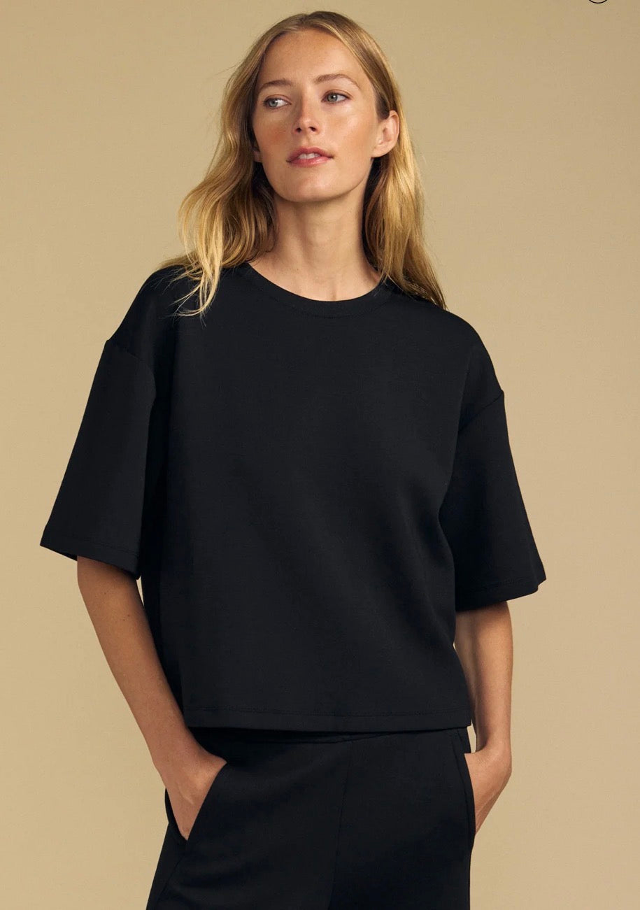 Vealizza Black Raglan Sleeve Top