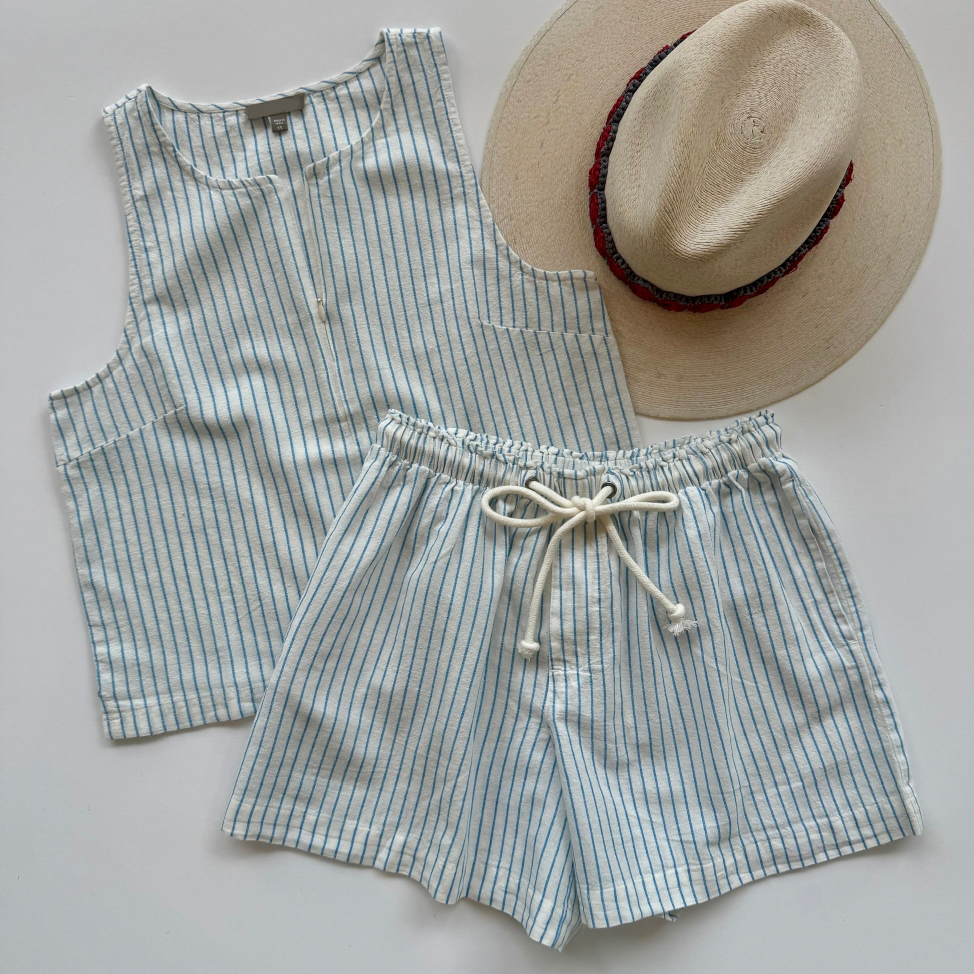 Lipa3436 Capri Stripe Shorts