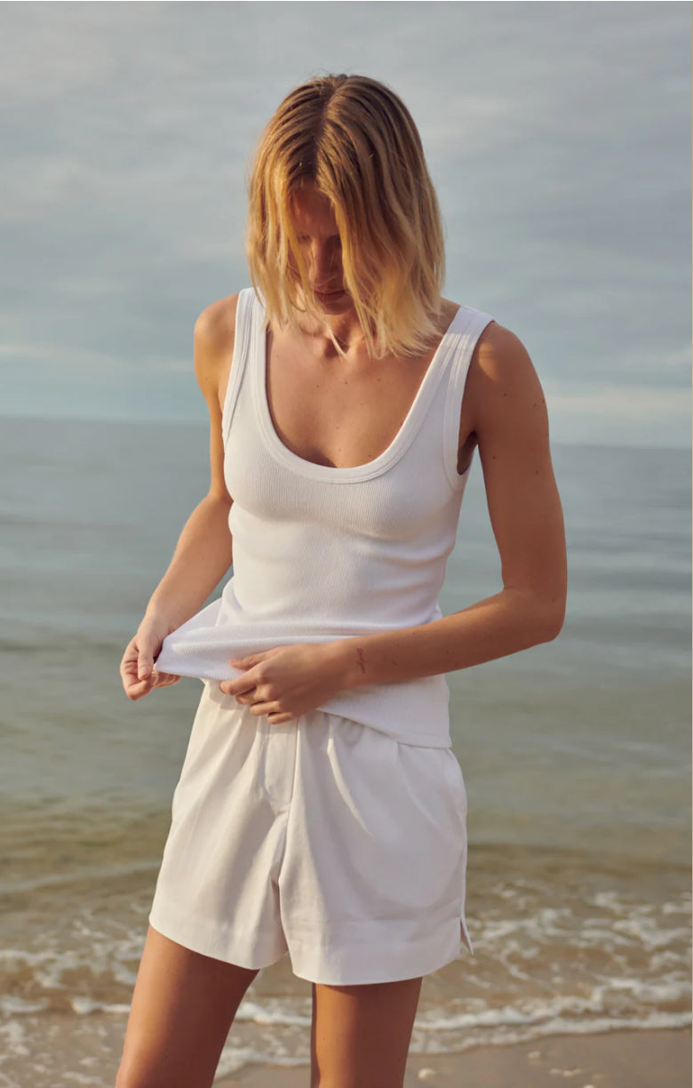 So1038 Scoop Tank - White
