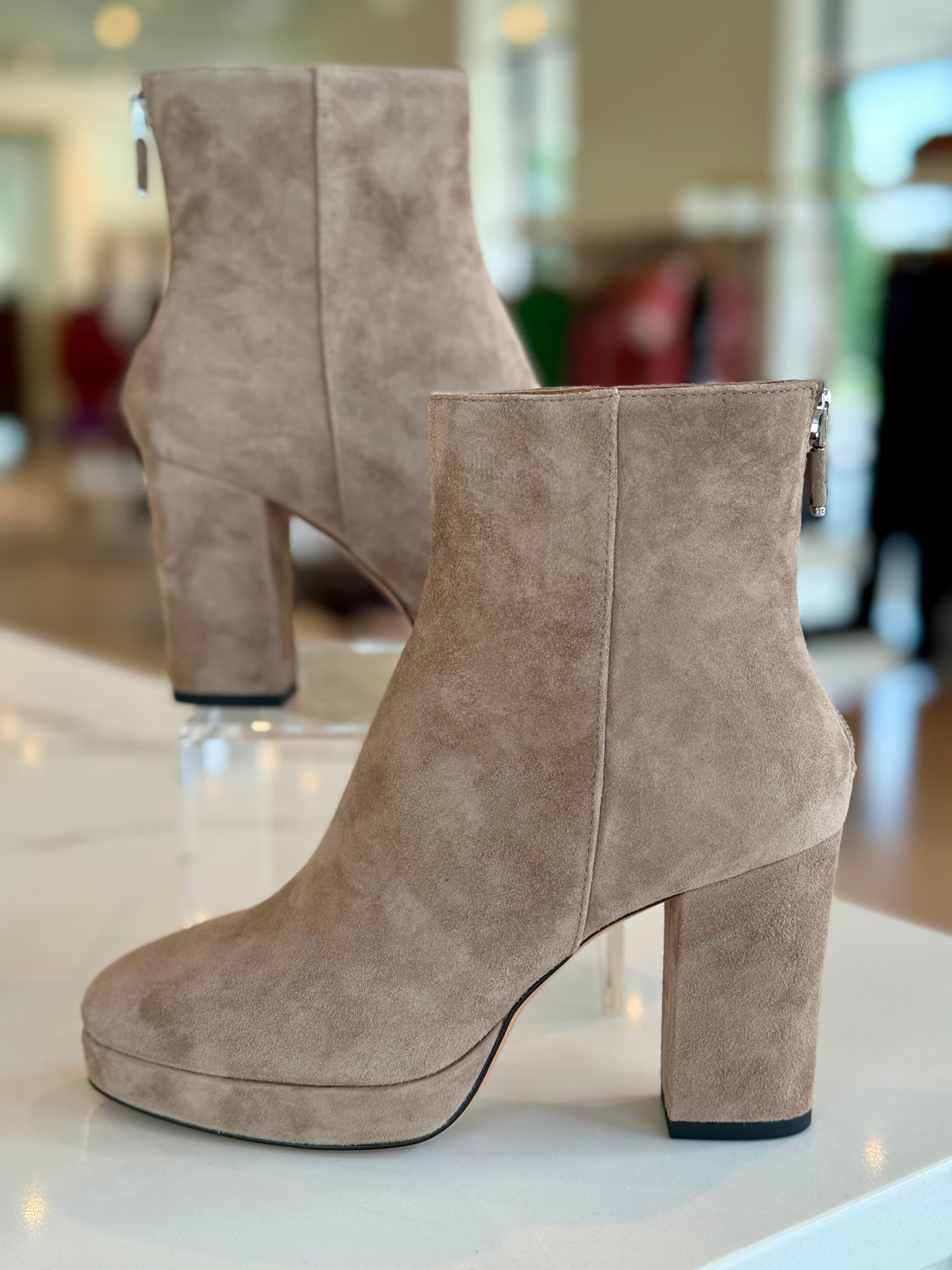 Lo045 Suede Boot - Taupe