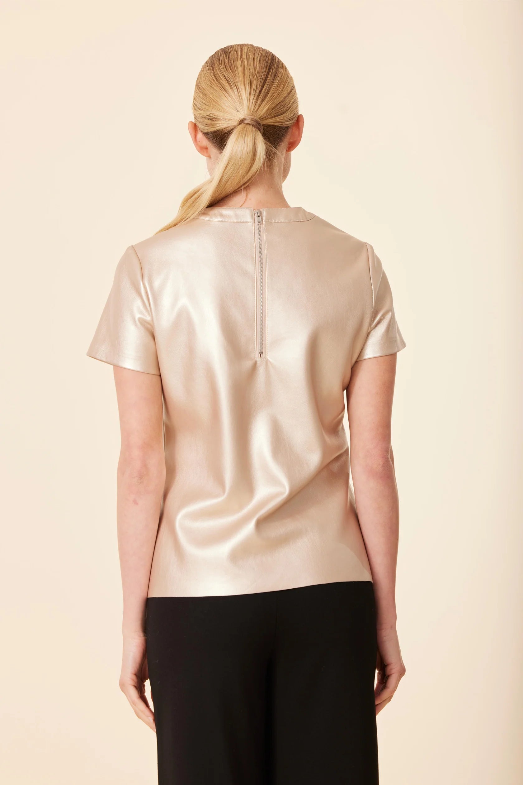 Do75347 Gold Faux Leather Top