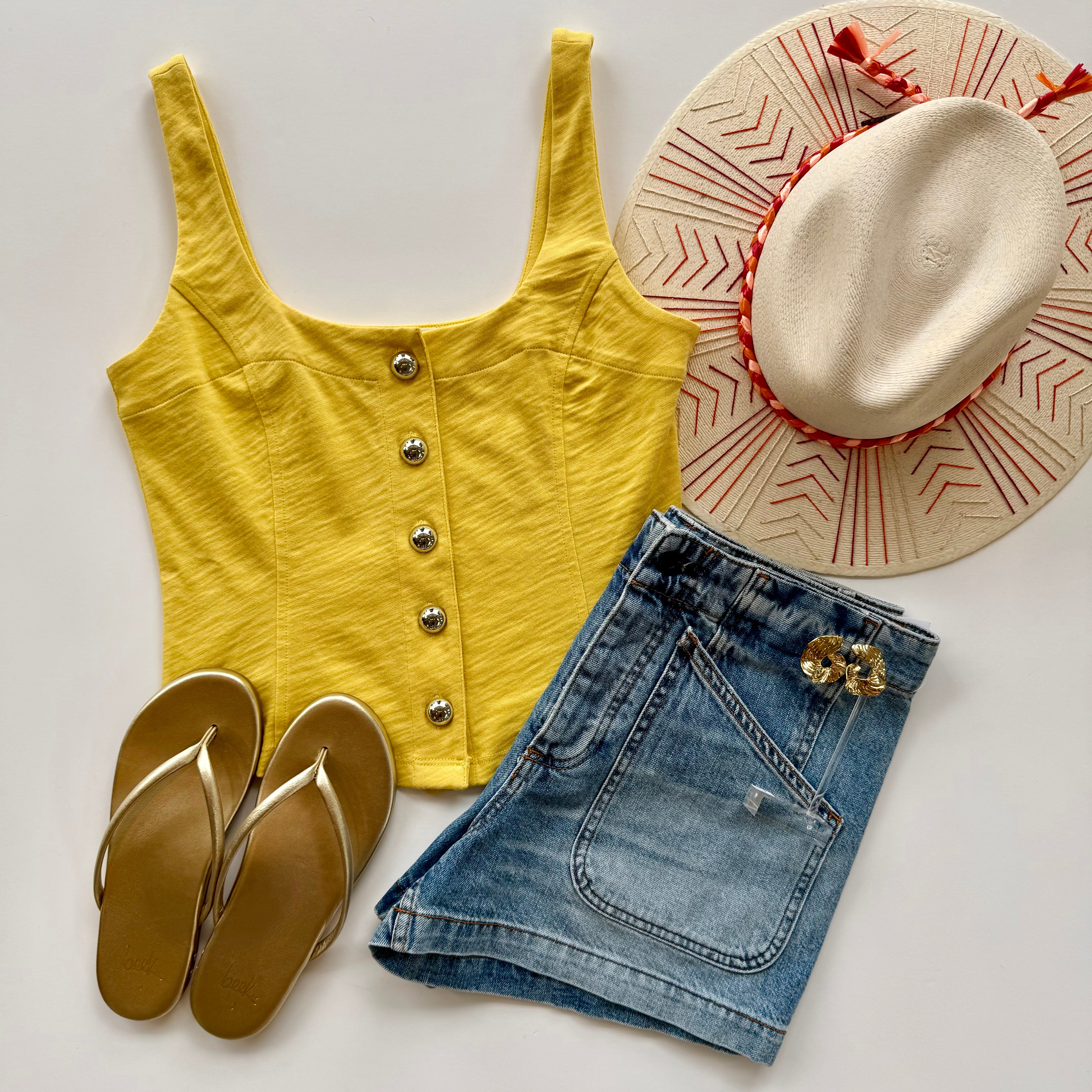 Na11437 Sunshine Yellow Button Tank