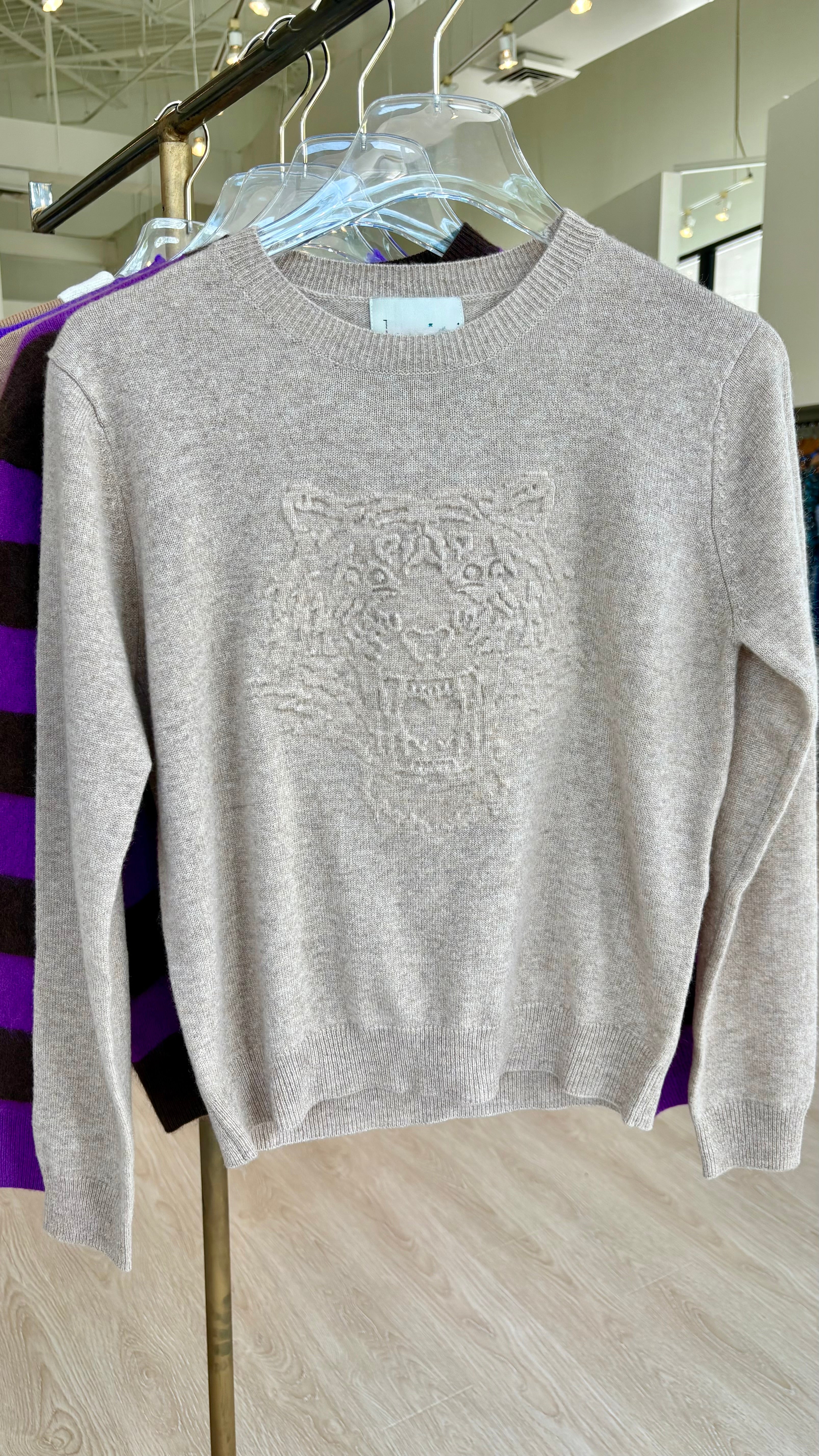 Ju4007 Embossed Tiger Crewneck Sweater