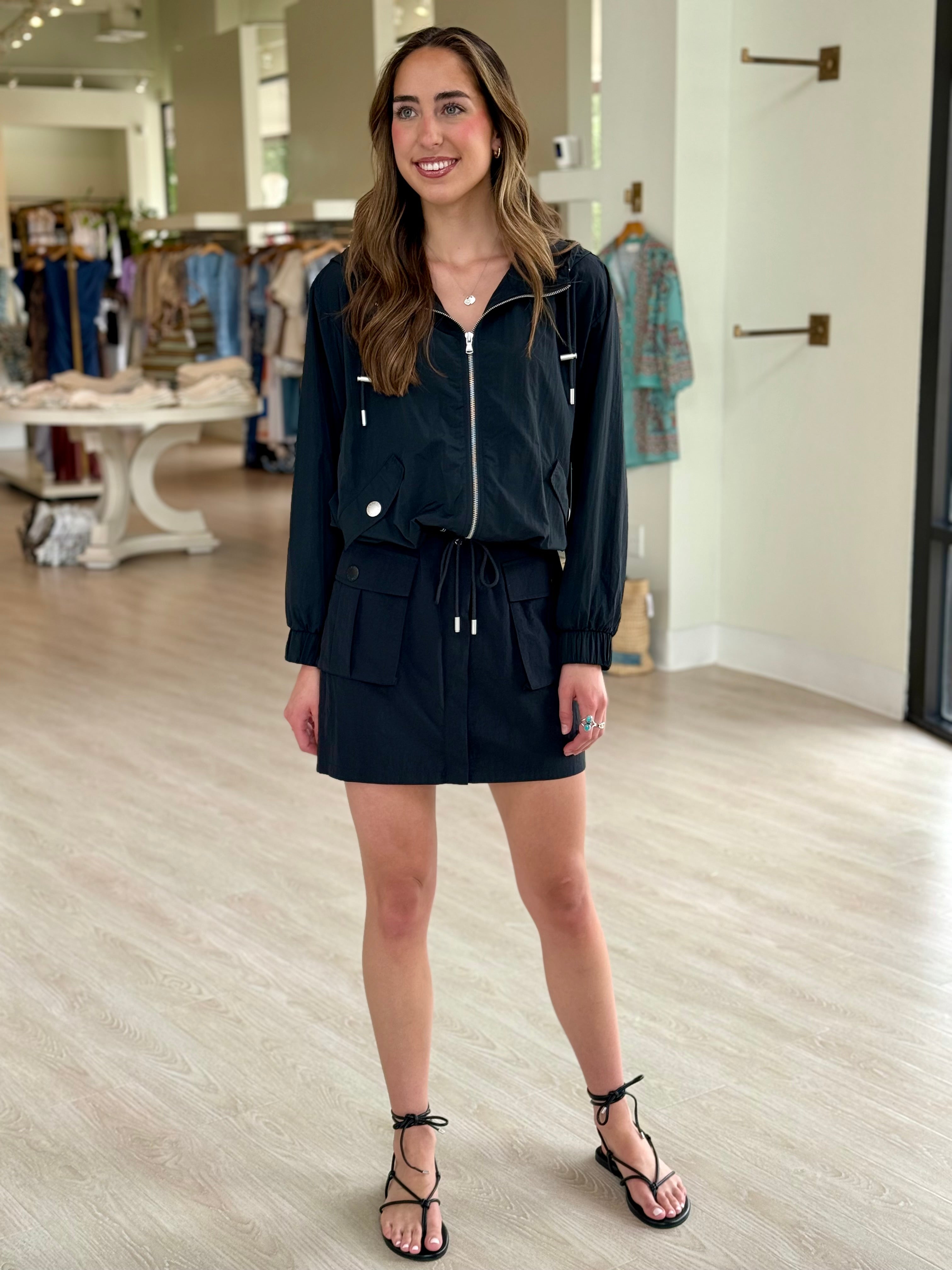 La10032 Black Hooded Windbreaker
