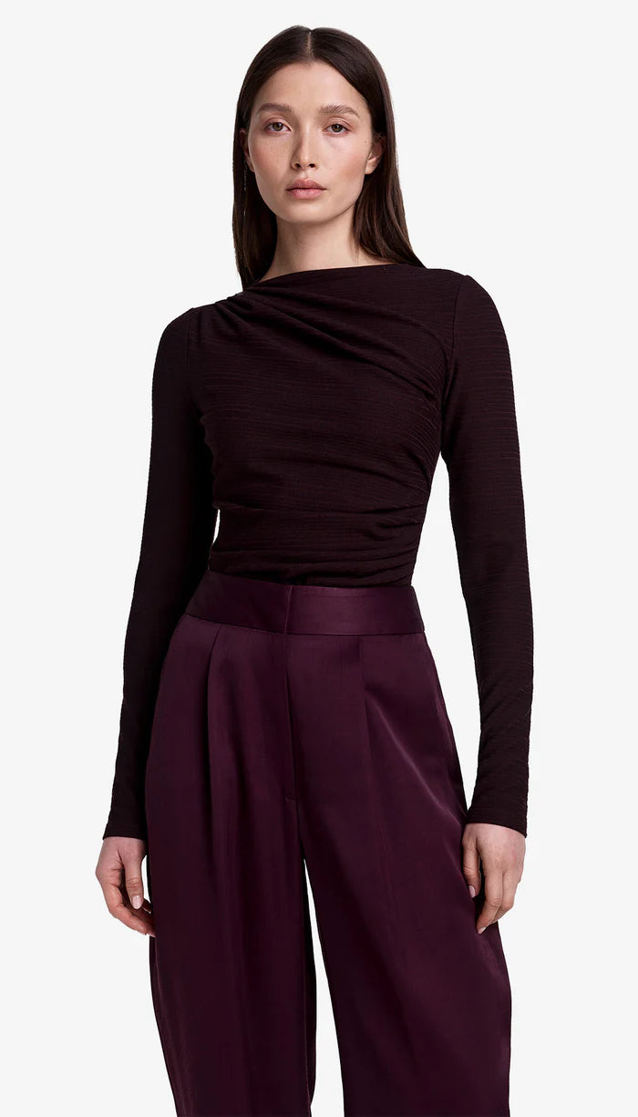 Sm25022 Eggplant Ruched Knit Top