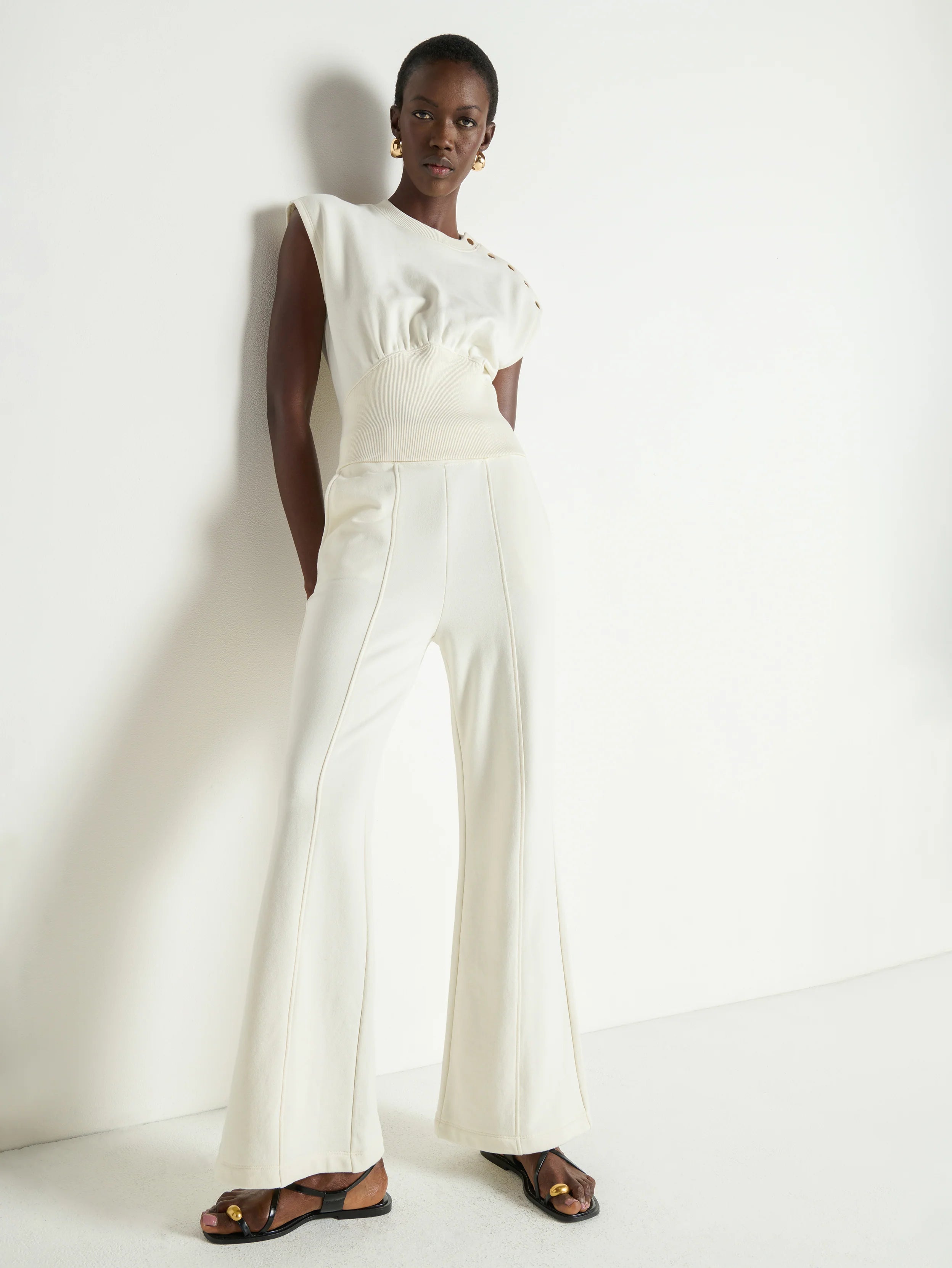 Na4284 Cream Kick Flare Sweatpant