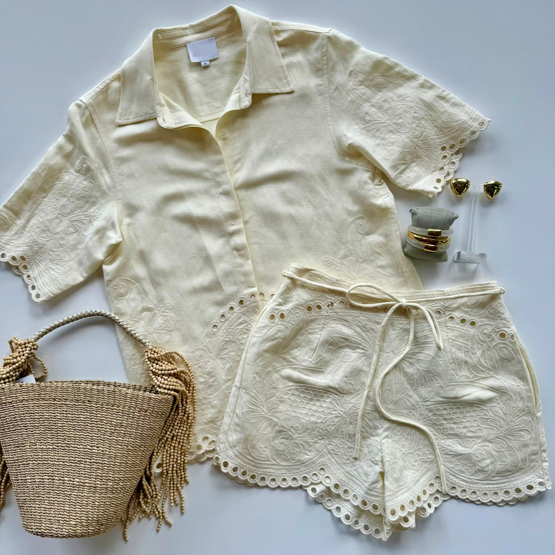 Su048 Embroidered Shorts