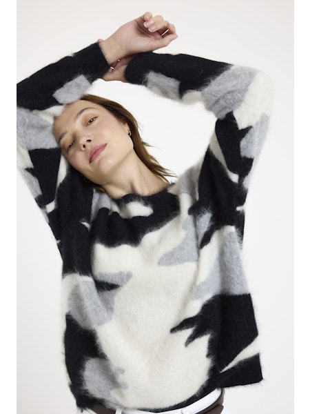 Br126 Grey Camo Sweater