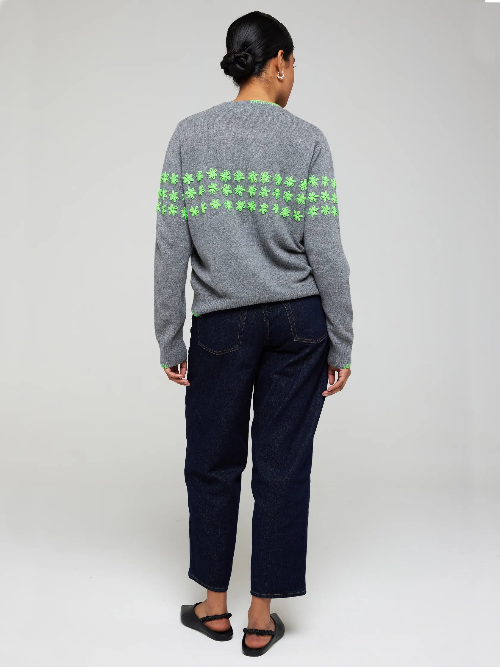 Br015 Brodie Neon Flower Embroidery Sweater