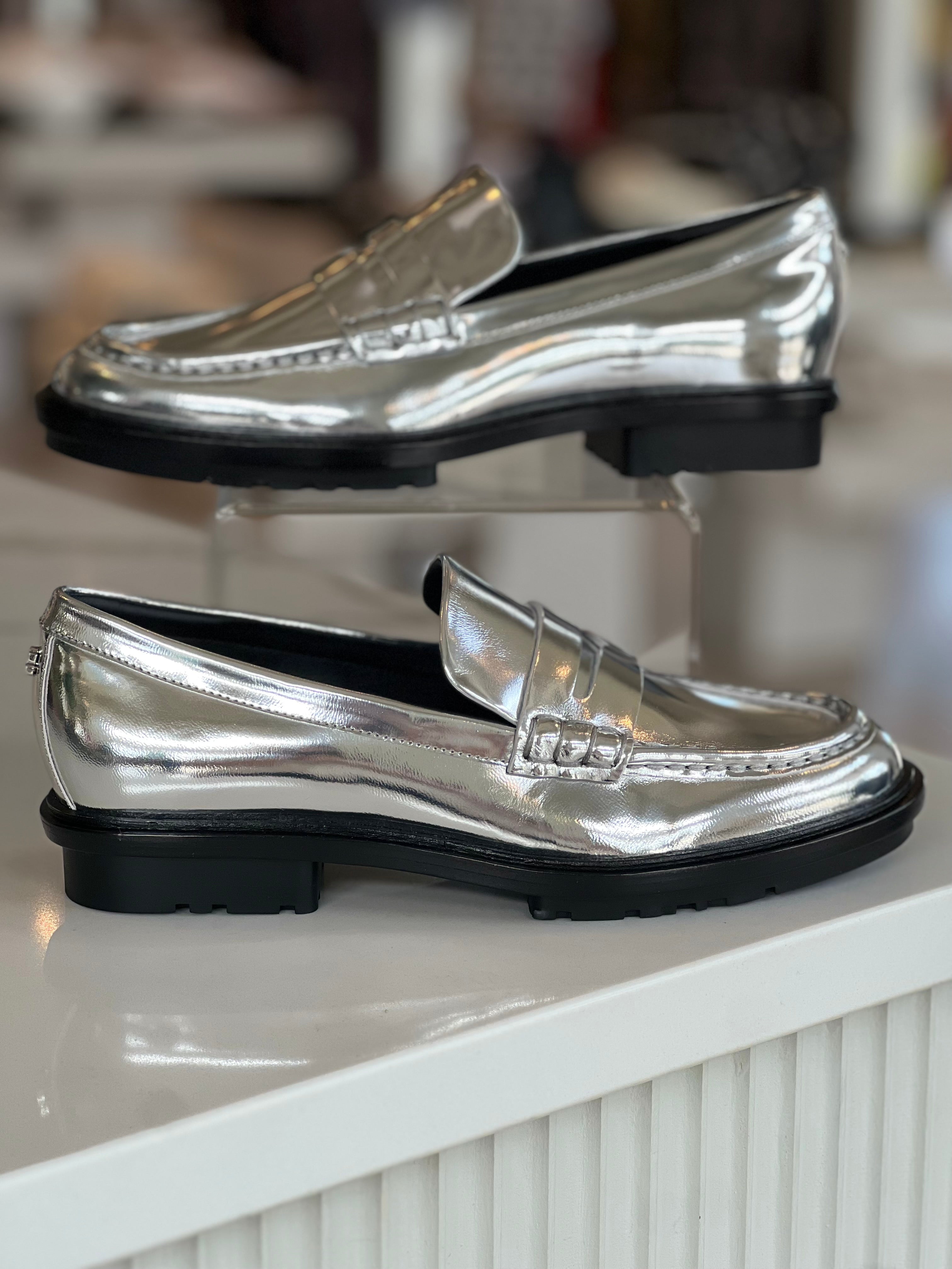 Sis007 Simkhai Silver Loafer