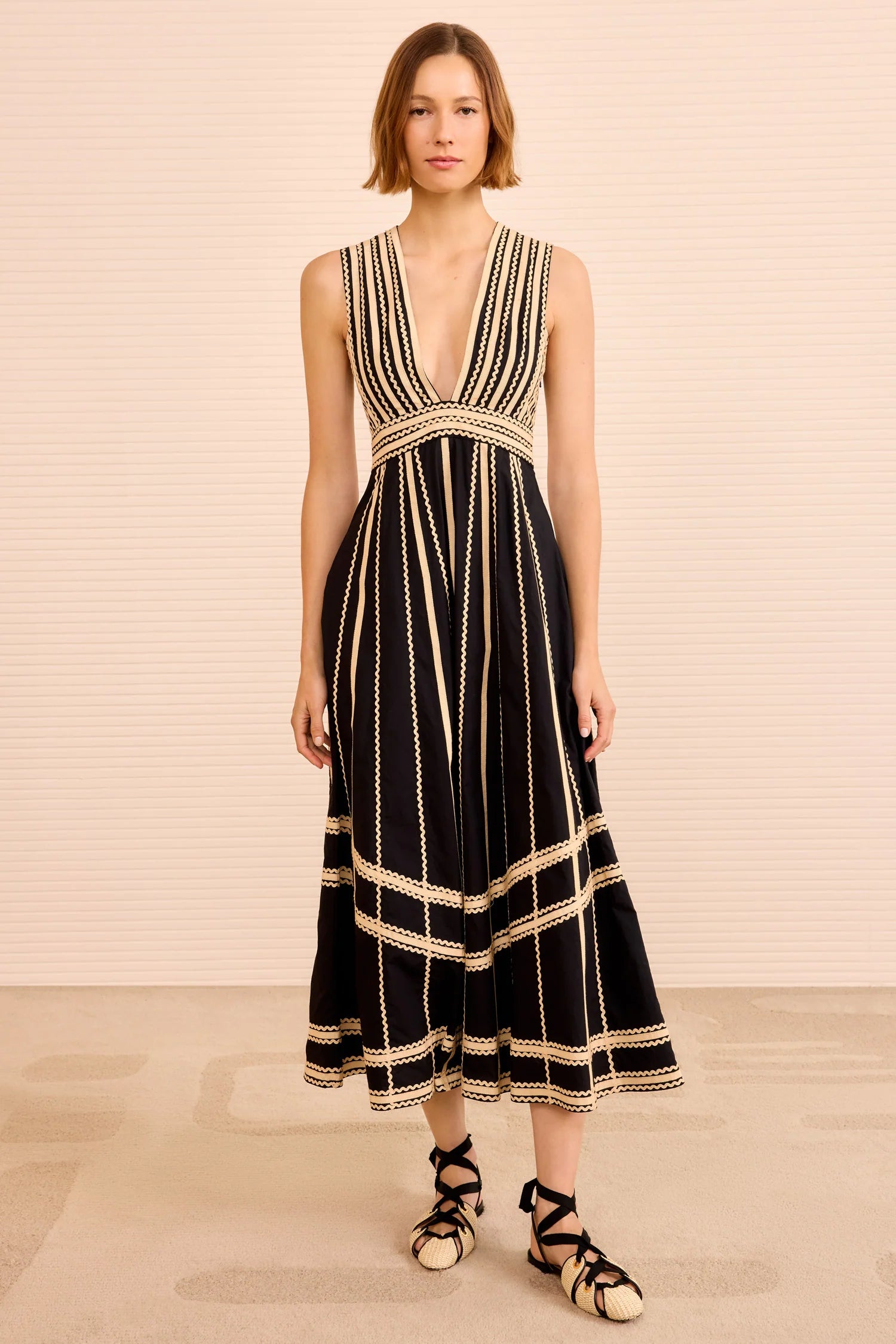 Ul0116 Deep V Midi Dress