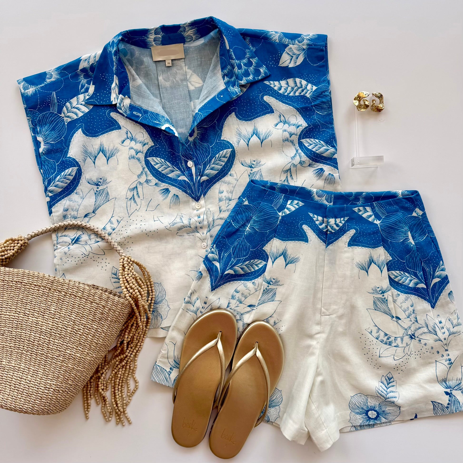 Cl0440 Blue Floral Shorts