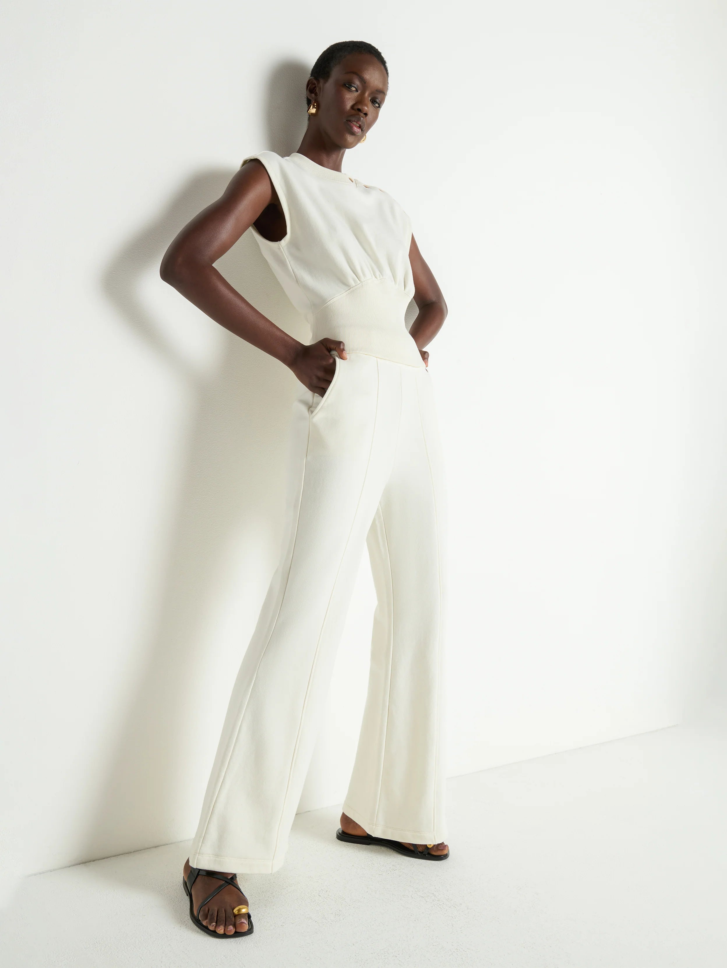 Na4284 Cream Kick Flare Sweatpant