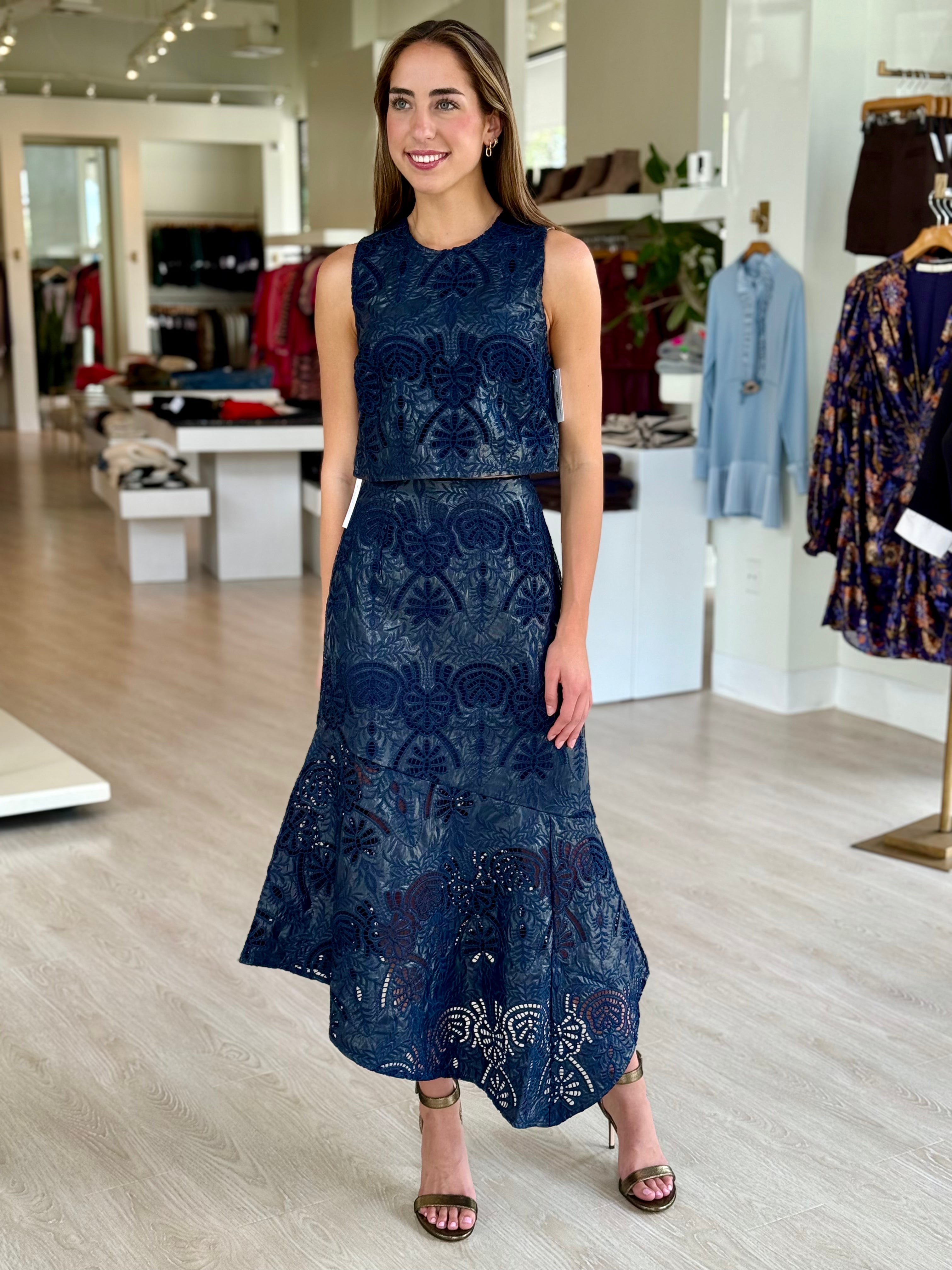 Ma1d12 Navy Lace Shell