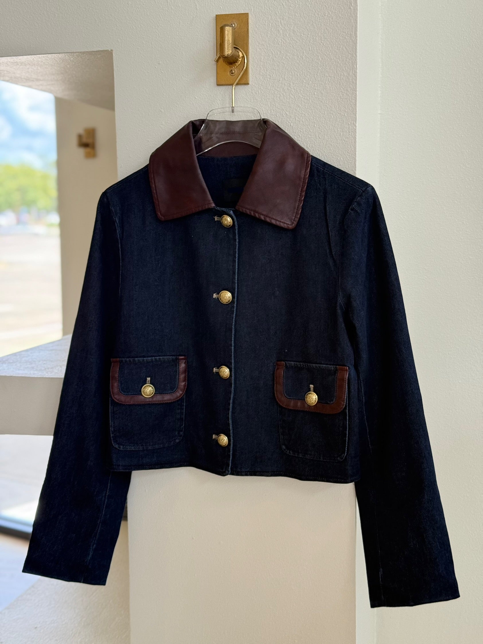 Do75936 Faux Collar Denim Jacket