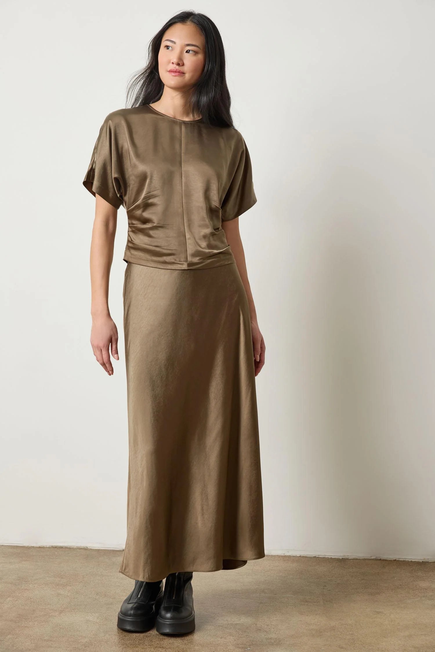 Lipa3099 SET - Satin Skirt Set