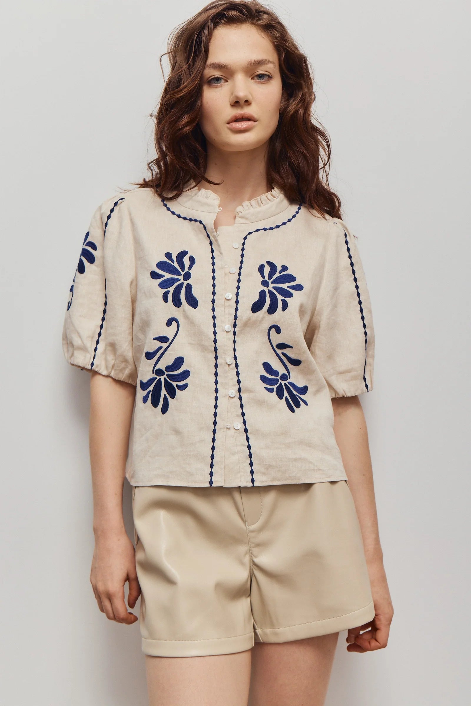 Mesp6656 Tan Embroidered Top