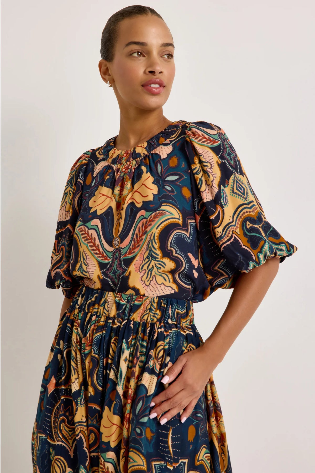 Ma143b Paisley Print Puff Sleeve Top