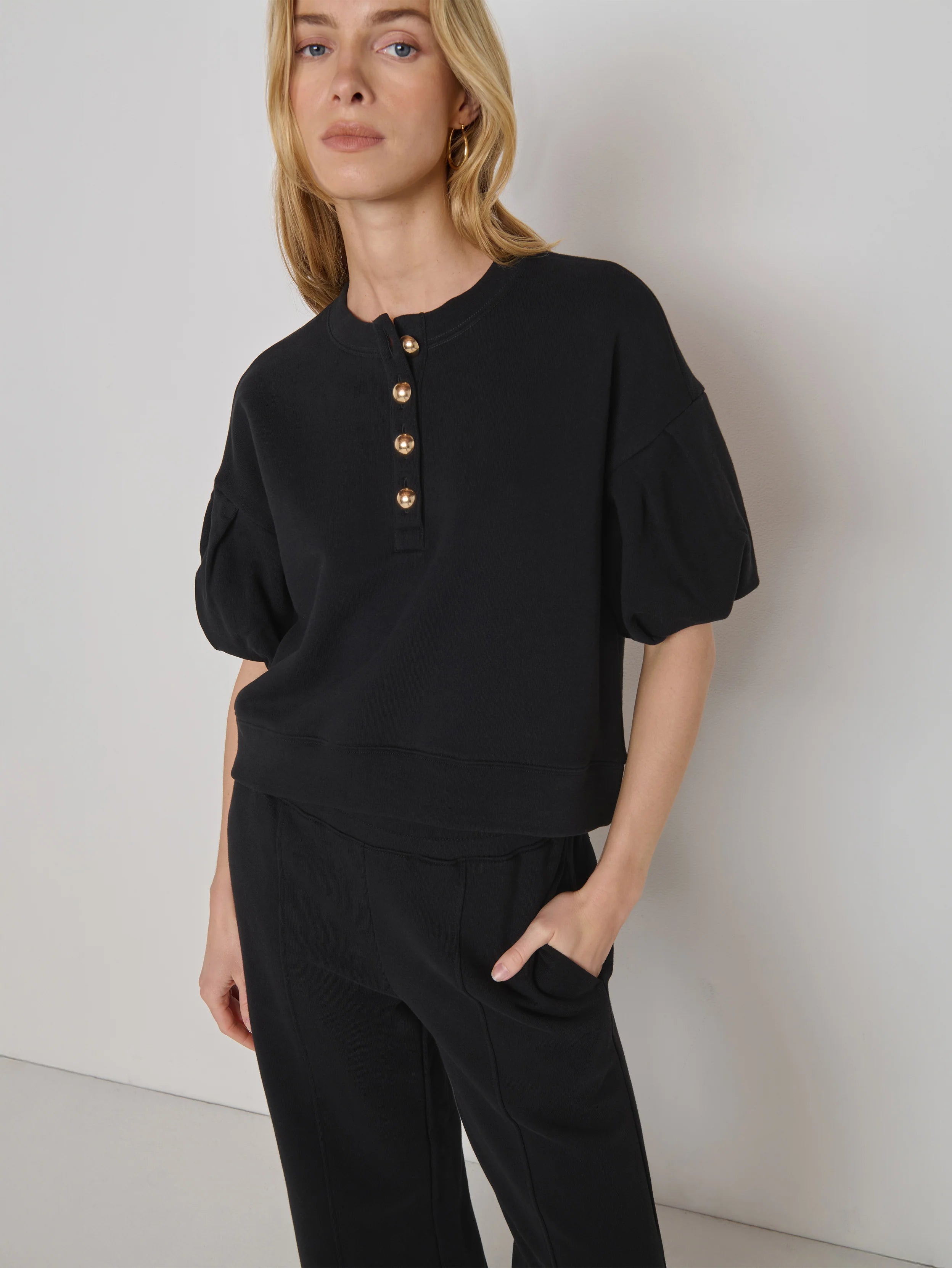 Na11565 Black Puff Sleeve Sweatshirt