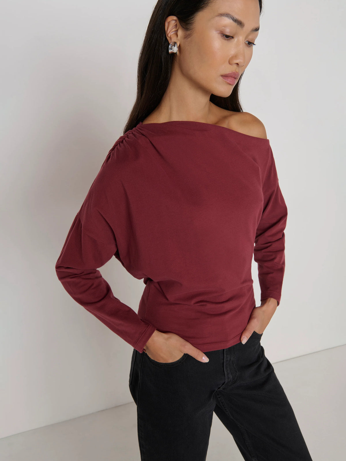 Na11024 Off Shoulder Top - Burgundy