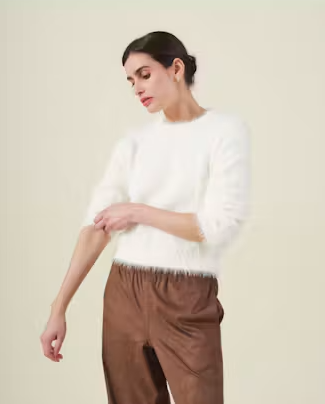 Vepenny White Fuzzy Sweater