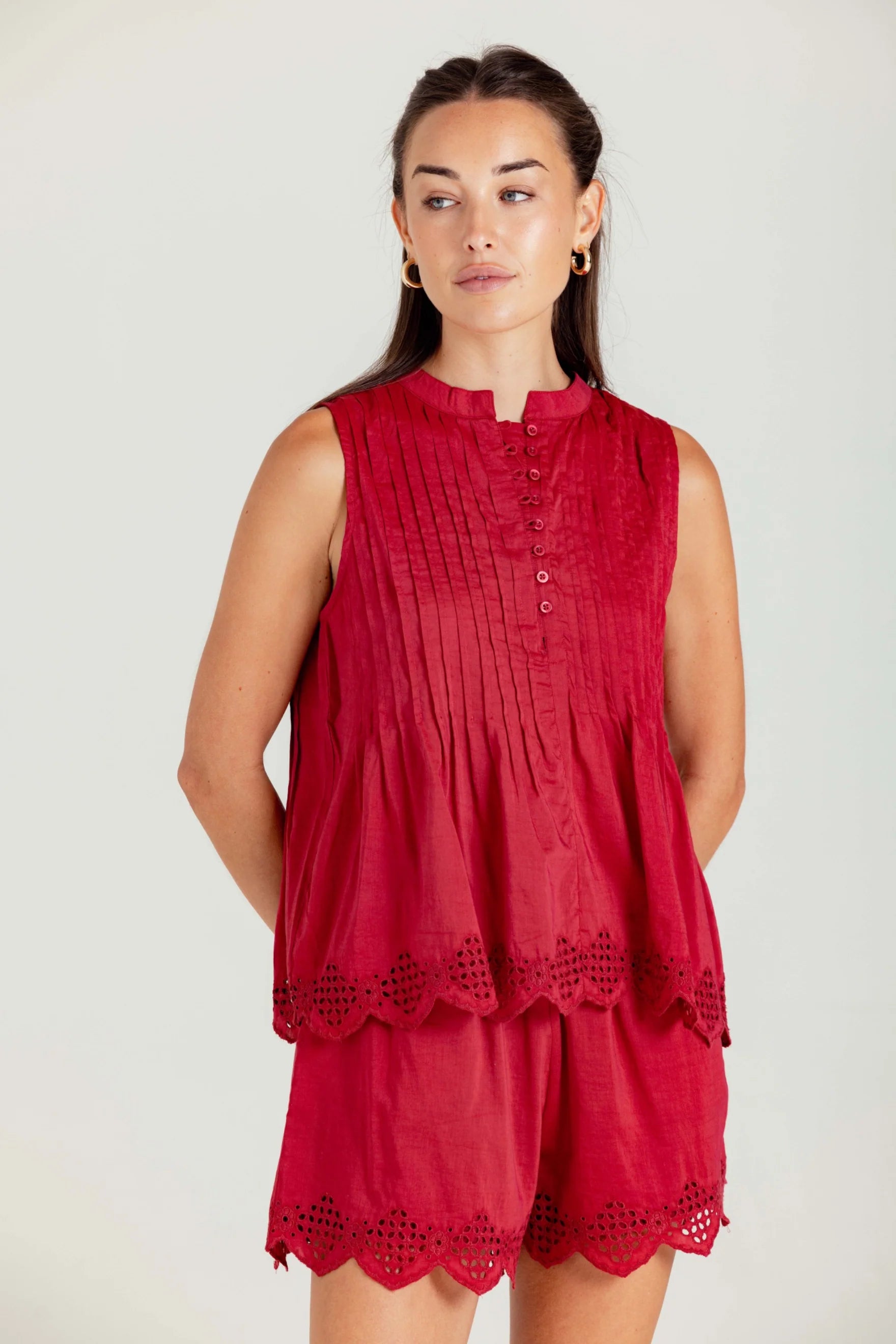 Su033 Red Eyelet Shorts