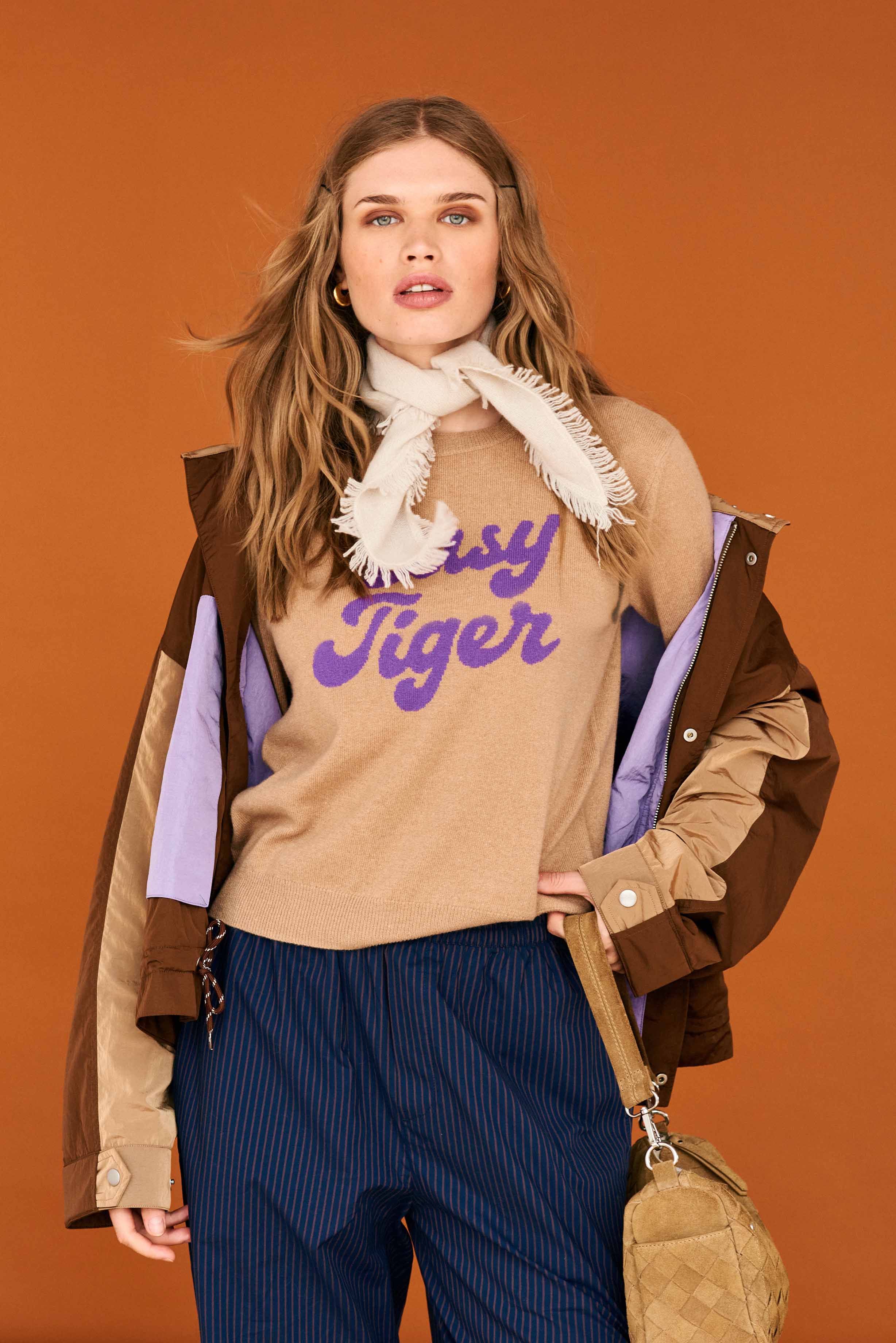 Ju6040 Easy Tiger Crewneck Sweater