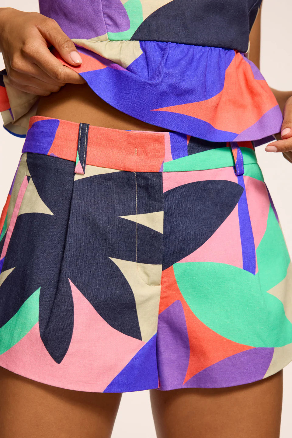 Ra5020 Abstract Linen Short