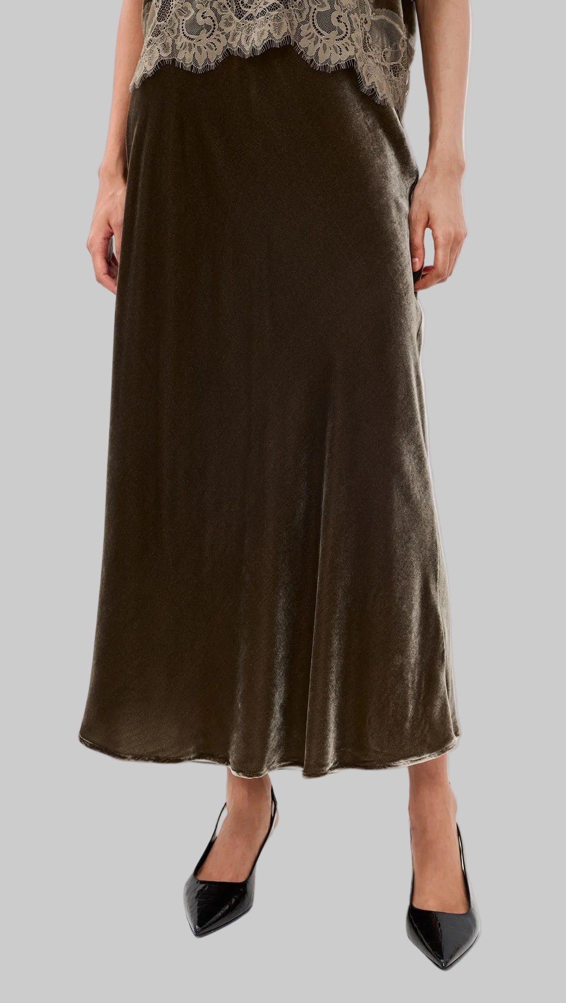 Vecadence Velvet Midi Skirt