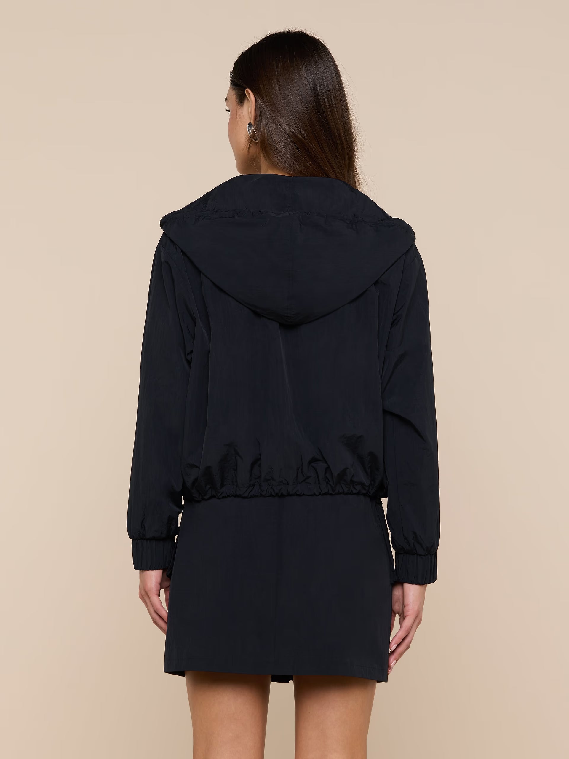 La10032 Black Hooded Windbreaker