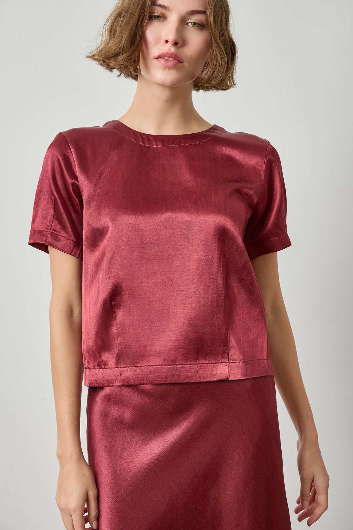 Lipa3573 Satin Darted Top - Cabernet