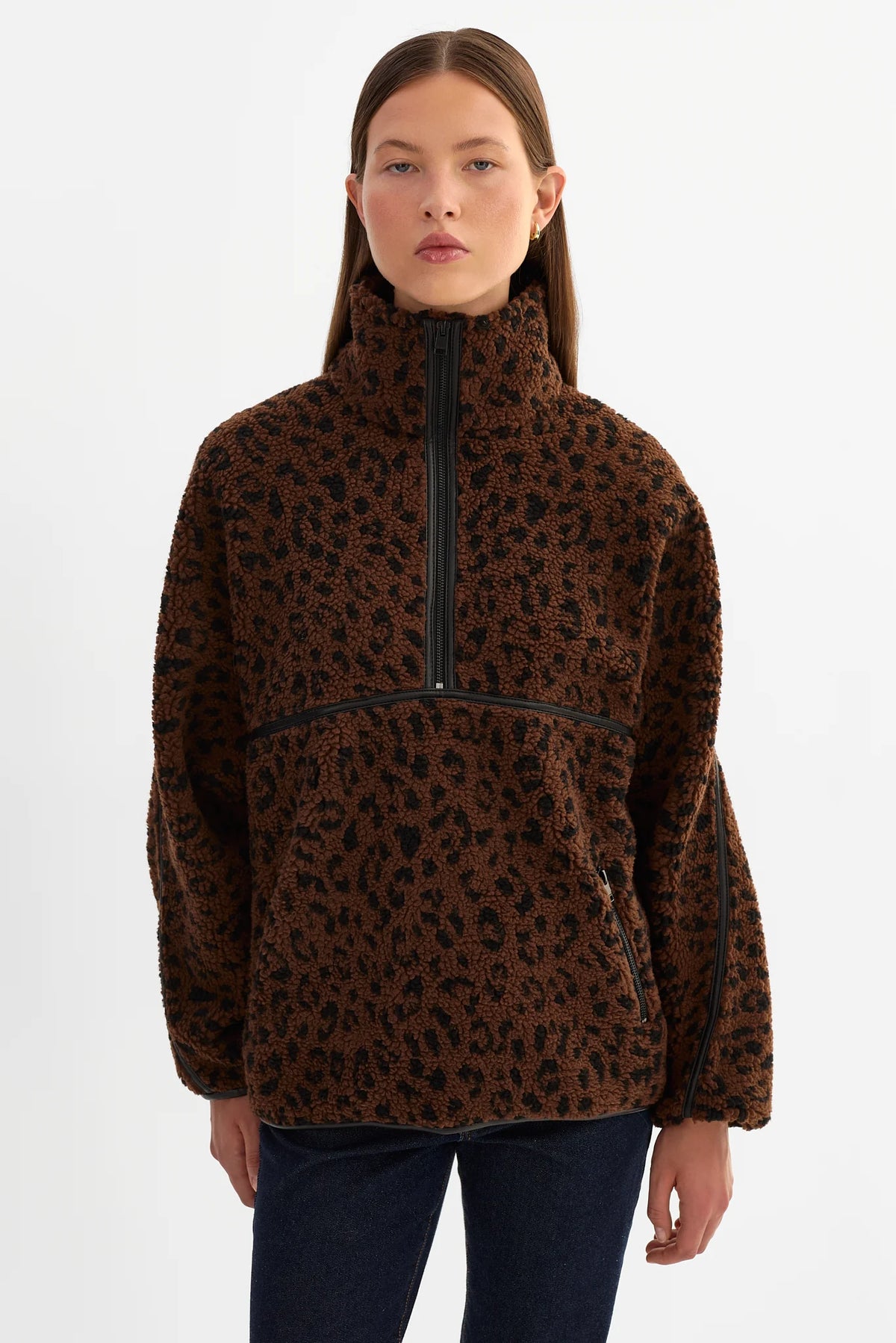 Lahelsa Leopard Fleece Pullover