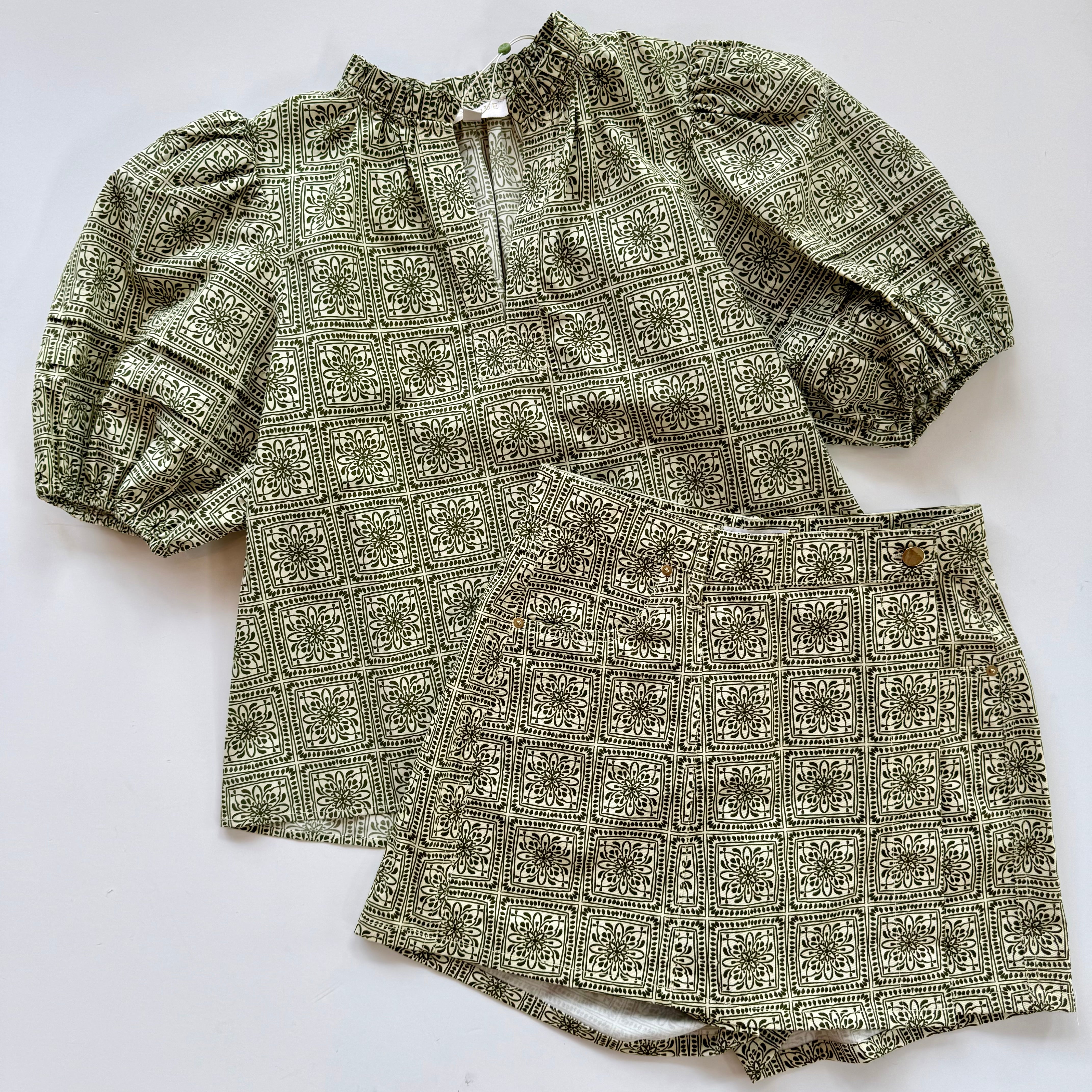 Lab11 Green Floral Top