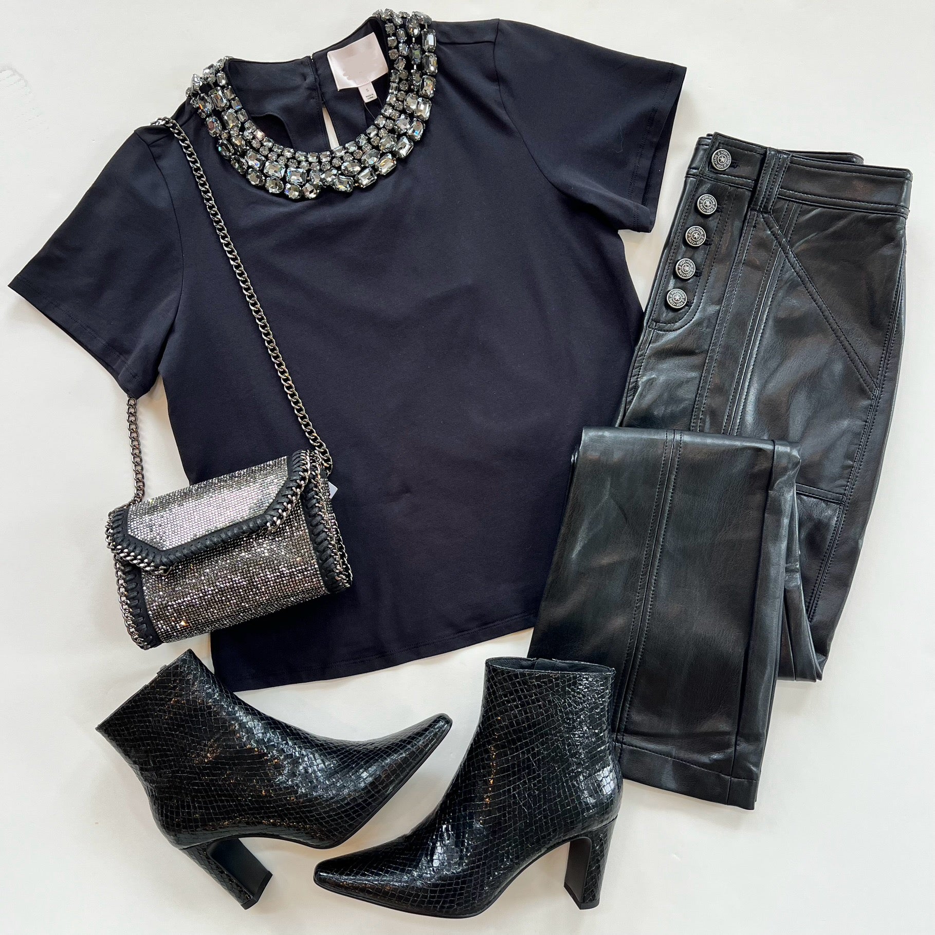 Cizt2280 Black Chunky Necklace Tee