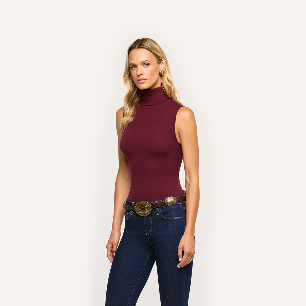 La5561 Sleeveless Wine Turtleneck