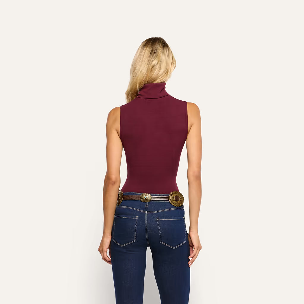 La5561 Sleeveless Wine Turtleneck