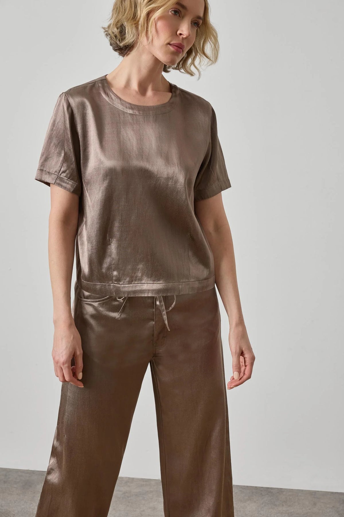 Lipa3573 Satin Darted Top - Mushroom