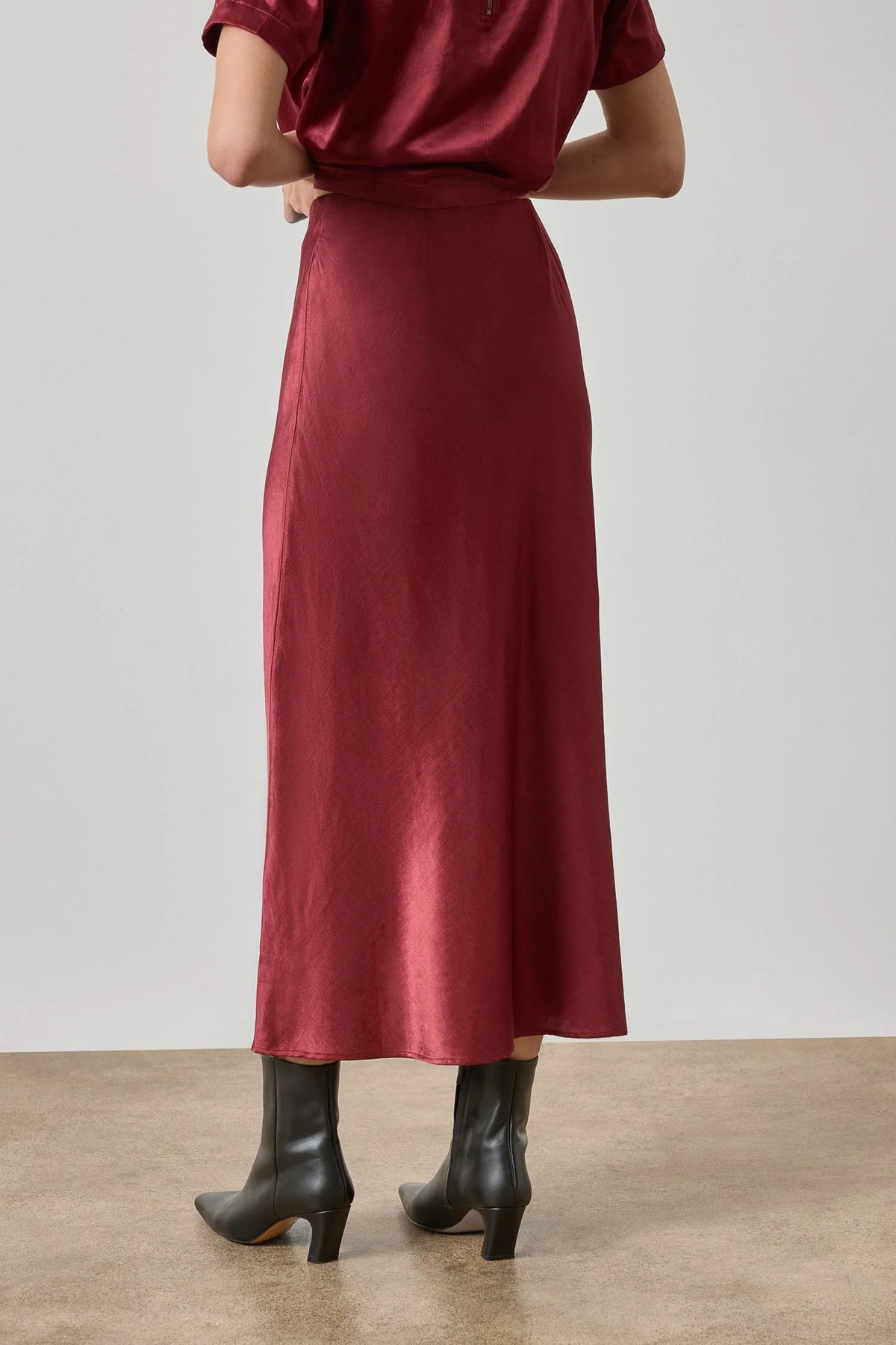 Lipa3572 Satin Bias Skirt - Cabernet