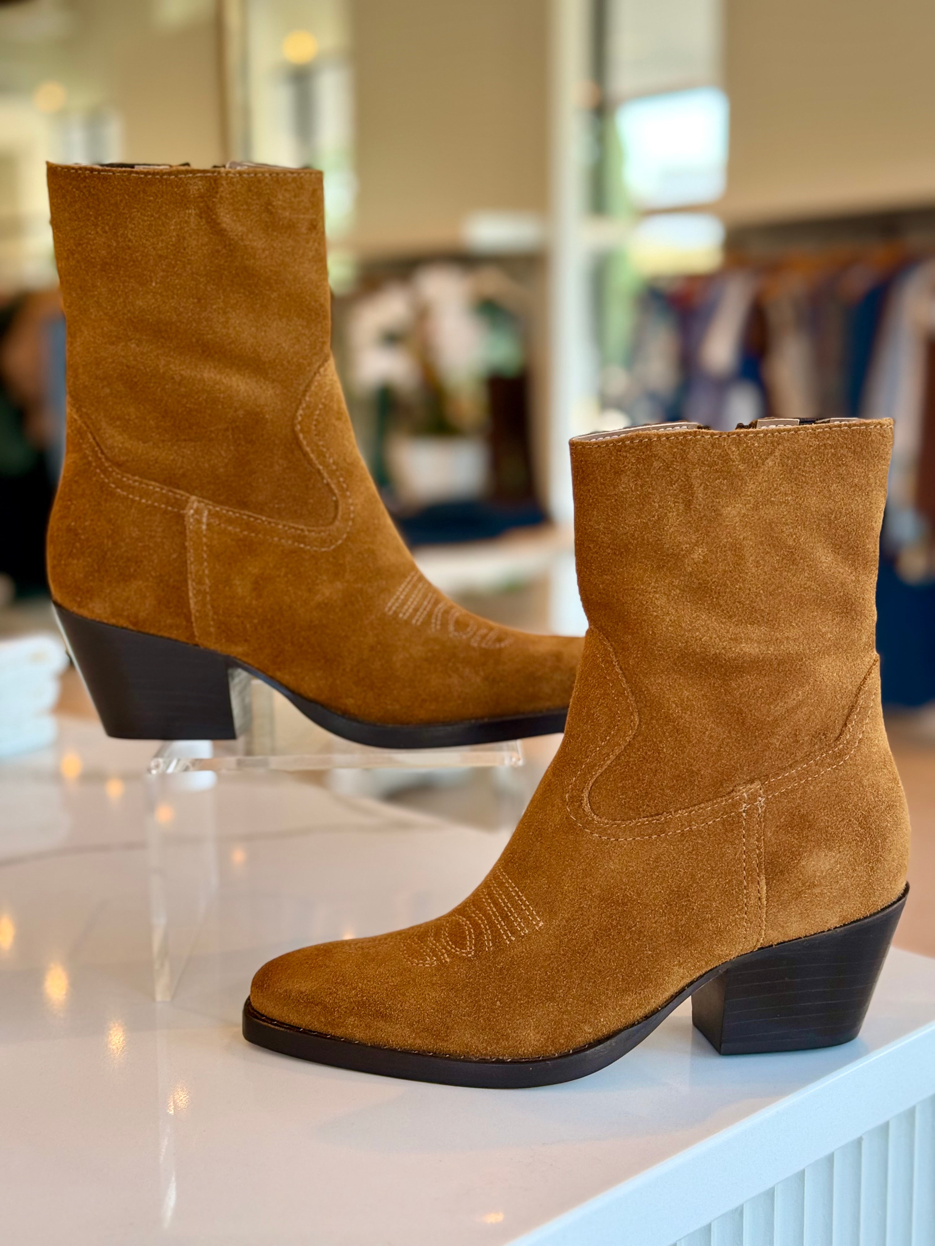 Dvklyde Cognac Suede Bootie