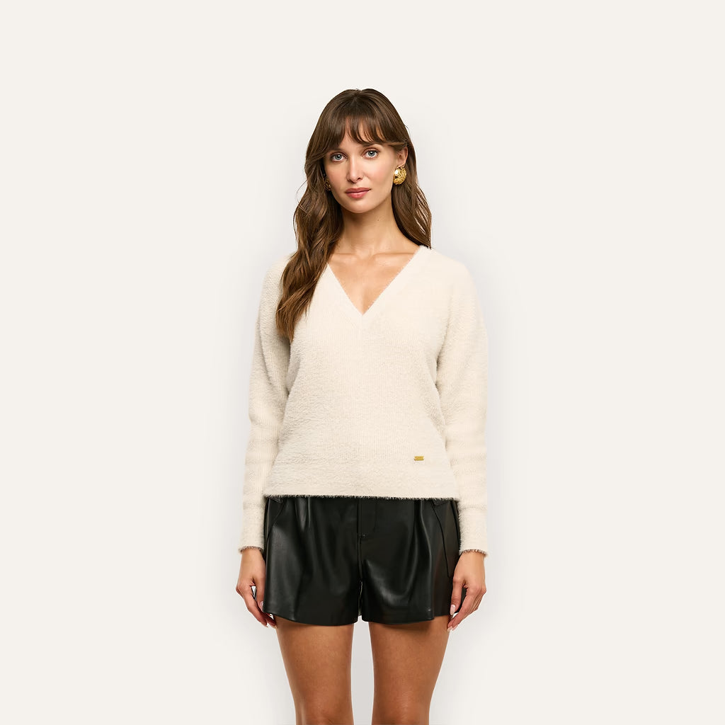 La8033 White Fuzzy Sweater