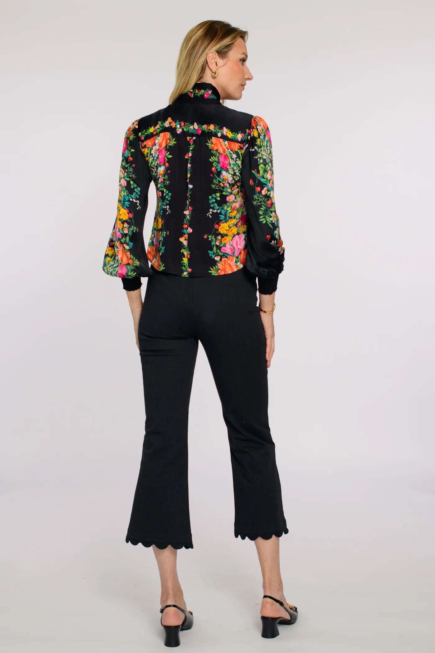 El239 Black Floral Blouse