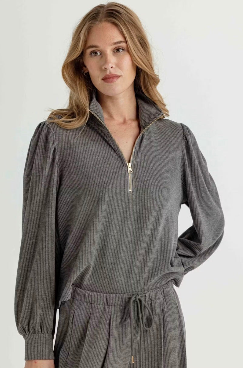 Su041 Heather Pinstripe Pullover