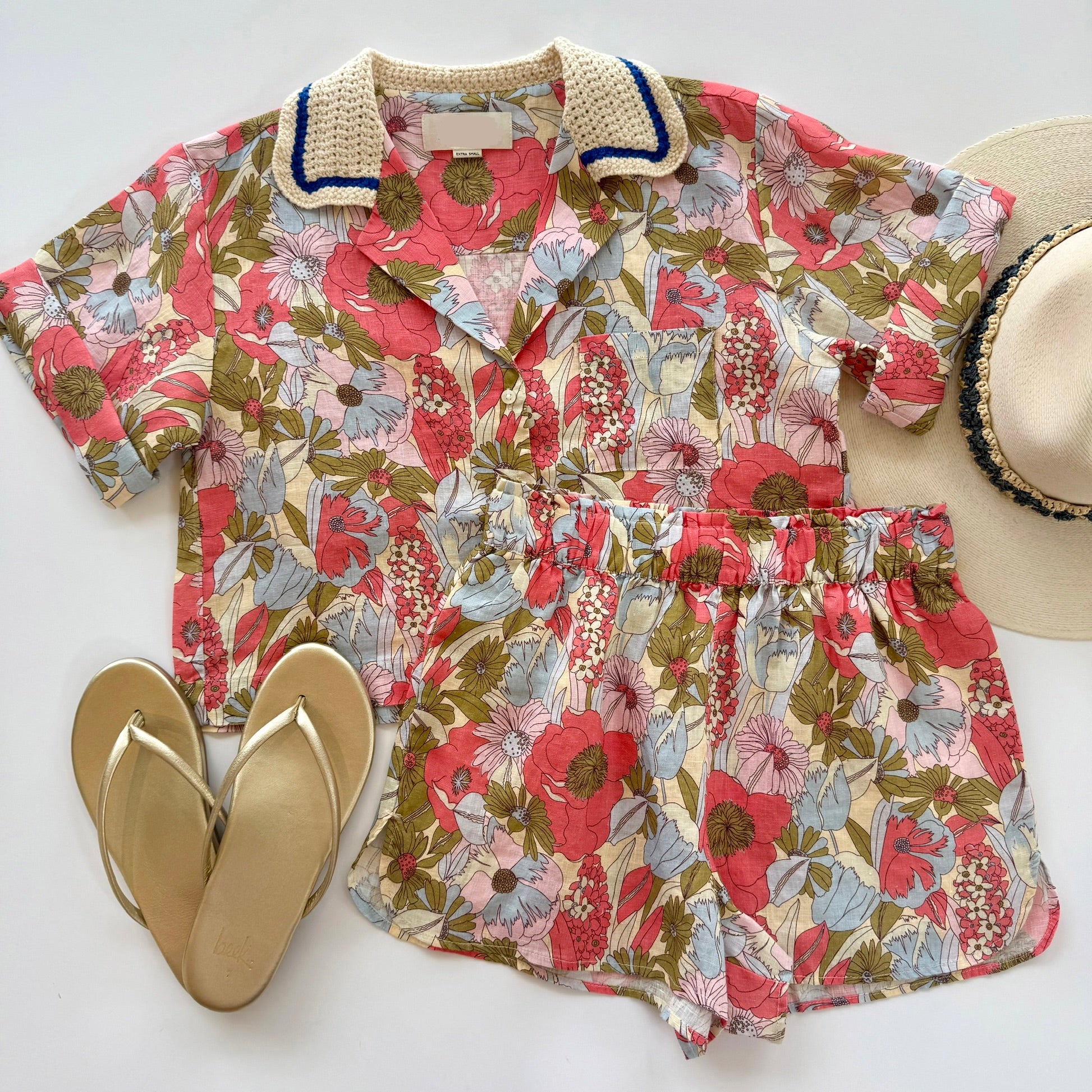 Tr1553 Bloom Shirt with Crochet Collar