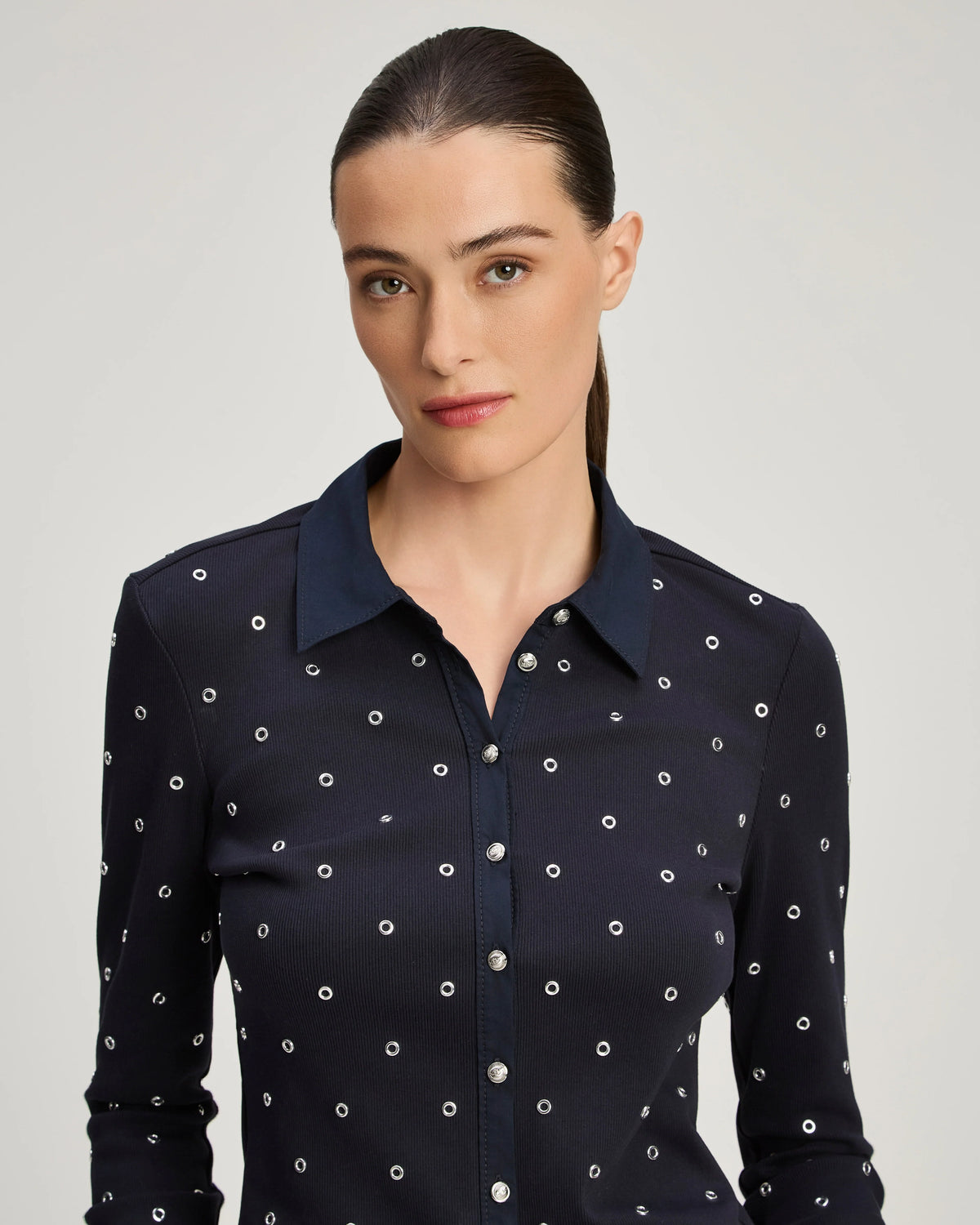 Ci1356 Grommet Navy Top